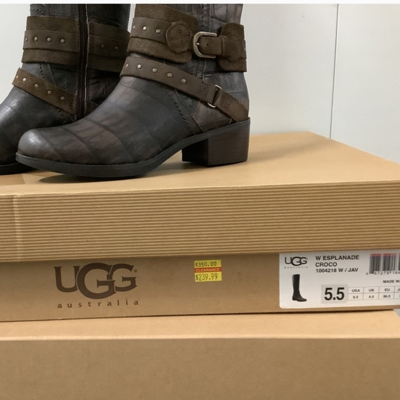 New UGGS winter boots - Picture 3 of 7